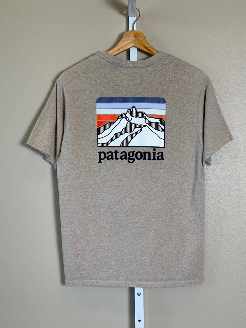Patagonia P-6 & Line Logo Ridge Pocket Responsibili Tee SS T-Shirts Lot of (3)